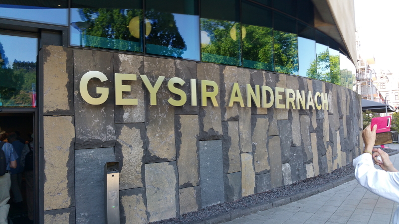 Eingang Geysir-Museum