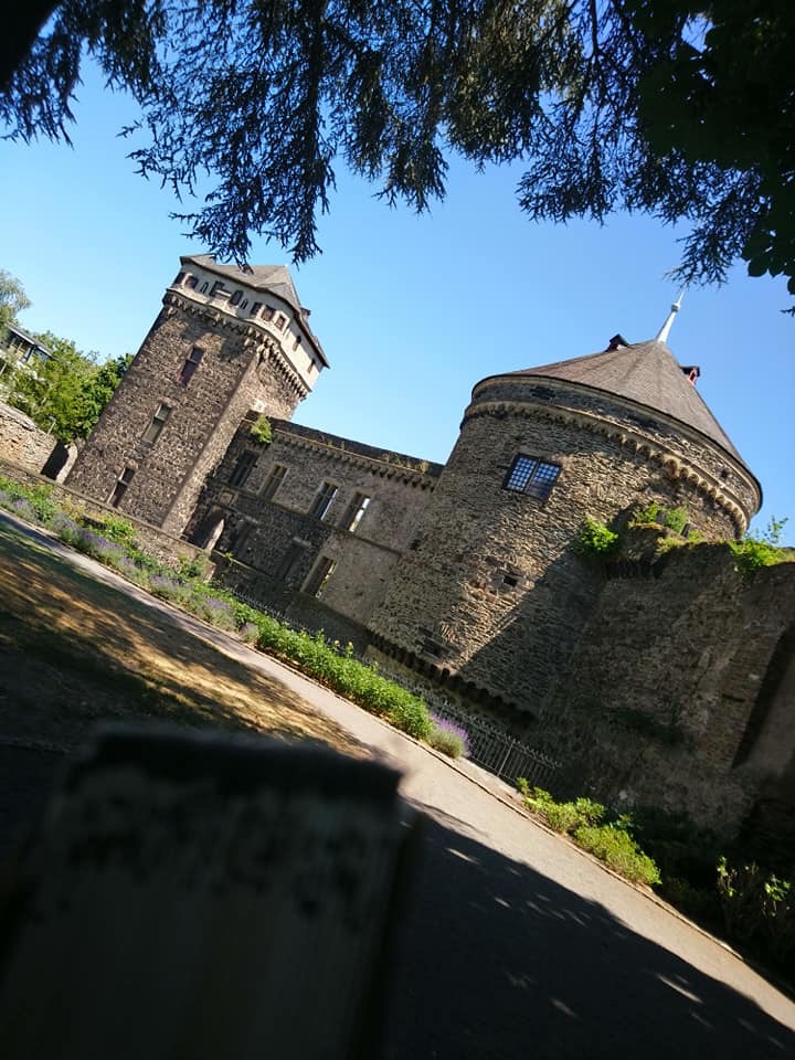 Schloss Andernach mit Garten
